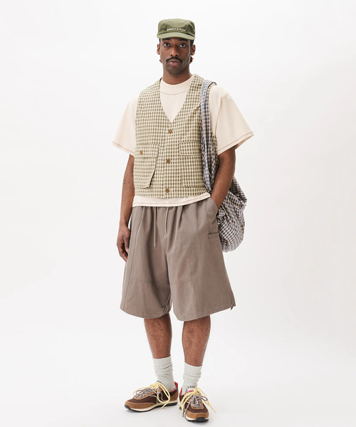 WISM（ウィズム）の「Estudio Niksen / エストゥディオ・ニクセン Slit Cargo Balloon Shorts（その他パンツ・メンズ・ブラック/チャコールグレー・2/1）」の19枚目の写真