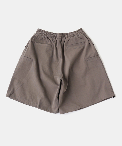 WISM（ウィズム）の「Estudio Niksen / エストゥディオ・ニクセン Slit Cargo Balloon Shorts（その他パンツ・メンズ・ブラック/チャコールグレー・2/1）」の7枚目の写真