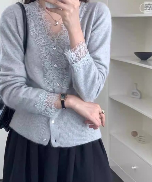 LUCPY(ラクピー)の「レースVネックニットカーディガン(カーディガン/ボレロ・レディース・アイボリー/ブルー・X-LARGE/LARGE/MEDIUM/SMALL)」の5枚目の写真