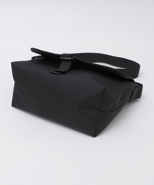 Manhattan Portage BLACK LABEL（マンハッタンポーテージ　ブラックレーベル）の「【SHIPS別注】MANHATTAN PORTAGE BLACK LABEL: メッセンジャーバッグ  S（メッセンジャーバッグ・メンズ・ブラック・ONE SIZE）」の5枚目の写真