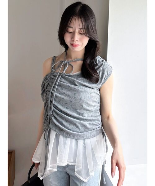dazzlin（ダズリン）の「ラッピングワンショルリボントップス（Tシャツ/カットソー・レディース・イエロー/オフホワイト/グレー・FREE）」の2枚目の写真
