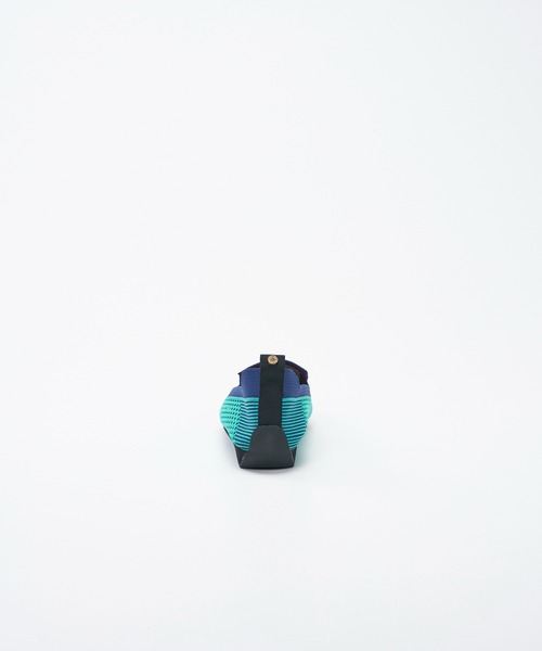 VEGE(ベジ)の「VEGE Dinghy(パンプス・レディース・ホワイト/ブラック/パープル/グリーン・24/23.5/23/22.5/25/24.5)」の7枚目の写真