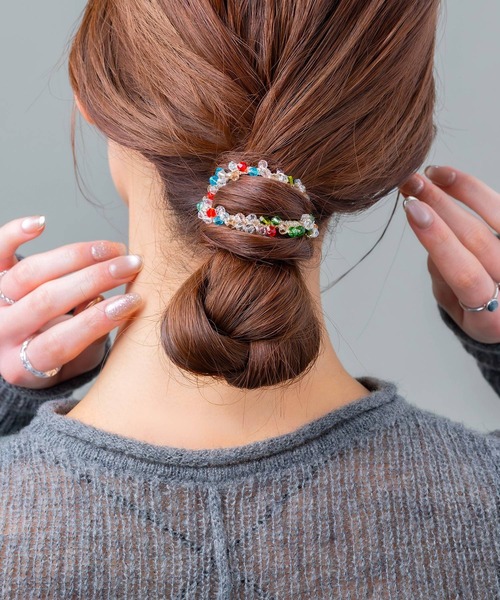 Cream dot.(クリームドット)の「マルチカラービーズがカラフルなハンドメイドヘアゴム(ヘアゴム・レディース・マルチ・ONE SIZE)」の4枚目の写真