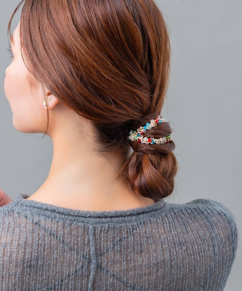 Cream dot.(クリームドット)の「マルチカラービーズがカラフルなハンドメイドヘアゴム(ヘアゴム・レディース・マルチ・ONE SIZE)」の5枚目の写真