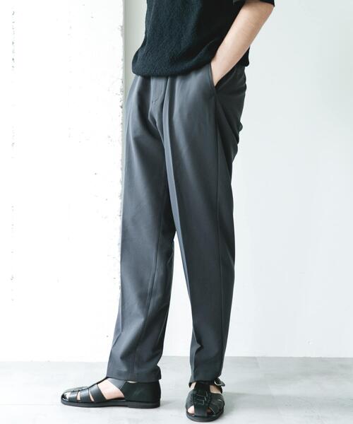 URBAN RESEARCH DOORS(アーバンリサーチドアーズ)の「サマーウールライクテーパードトラウザー(その他パンツ・メンズ・カーキ/チャコールグレー・LARGE/MEDIUM/SMALL)」の22枚目の写真