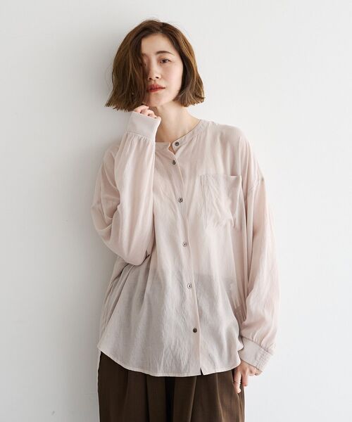YECCA VECCA(イェッカヴェッカ)の「ドライタッチシアーバンドカラーシャツ(シャツ/ブラウス・レディース・ブラック/グレイッシュベージュ/ブラウン・FREE)」の14枚目の写真