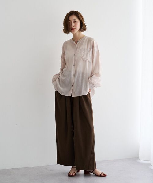 YECCA VECCA(イェッカヴェッカ)の「ドライタッチシアーバンドカラーシャツ(シャツ/ブラウス・レディース・ブラック/グレイッシュベージュ/ブラウン・FREE)」の19枚目の写真