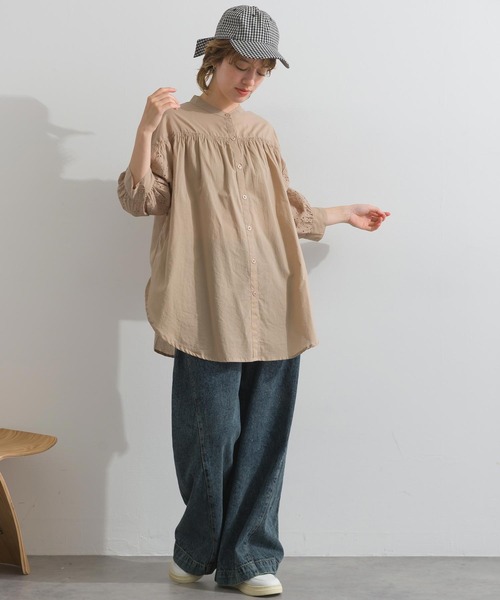 Fizz(フィズ)の「コットンキャンブリック 袖刺繍切り替えブラウス(シャツ/ブラウス・レディース・ホワイト/ベージュ/ブラック・M)」の5枚目の写真