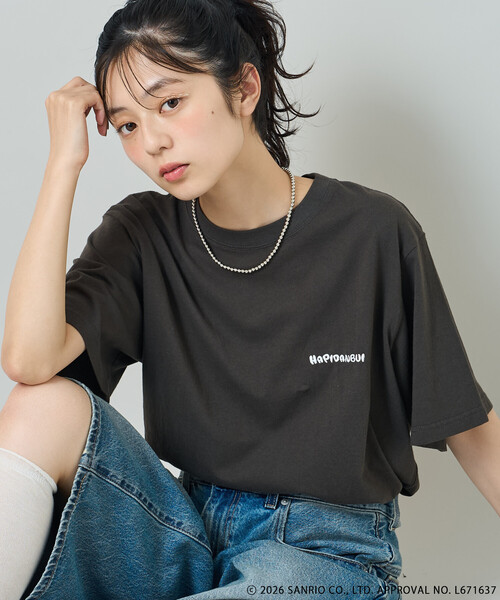 sanrio（サンリオ）の「SANRIO/サンリオ ”HAPIDANBUI” 目隠しコミック柄 プリントTシャツ/ハピダンブイ（Tシャツ/カットソー・レディース・レモンイエロー/チャコール/オフホワイト・ﾌﾘ-）」の12枚目の写真