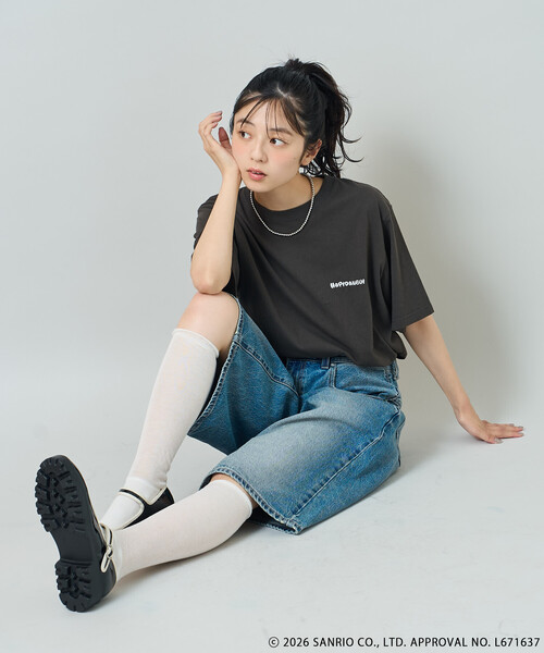 sanrio（サンリオ）の「SANRIO/サンリオ ”HAPIDANBUI” 目隠しコミック柄 プリントTシャツ/ハピダンブイ（Tシャツ/カットソー・レディース・レモンイエロー/チャコール/オフホワイト・ﾌﾘ-）」の13枚目の写真