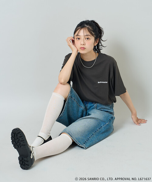 sanrio（サンリオ）の「SANRIO/サンリオ ”HAPIDANBUI” 目隠しコミック柄 プリントTシャツ/ハピダンブイ（Tシャツ/カットソー・レディース・レモンイエロー/チャコール/オフホワイト・ﾌﾘ-）」の14枚目の写真