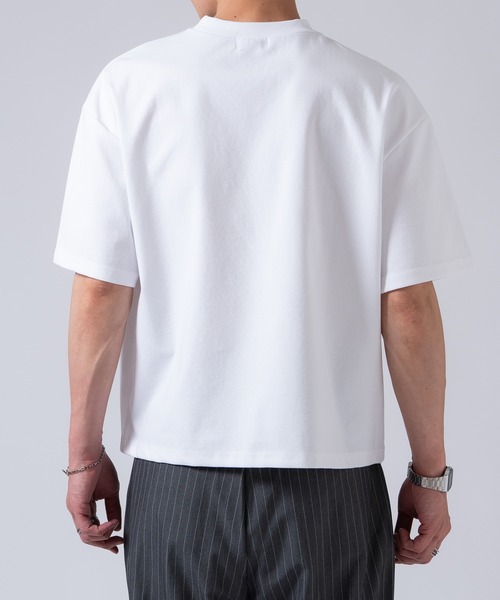 OXA(オグザ)の「ショート丈 無地 半袖VネックTシャツ OXA(Tシャツ/カットソー・メンズ・グレー/ブラック/ホワイト・FREE)」の6枚目の写真