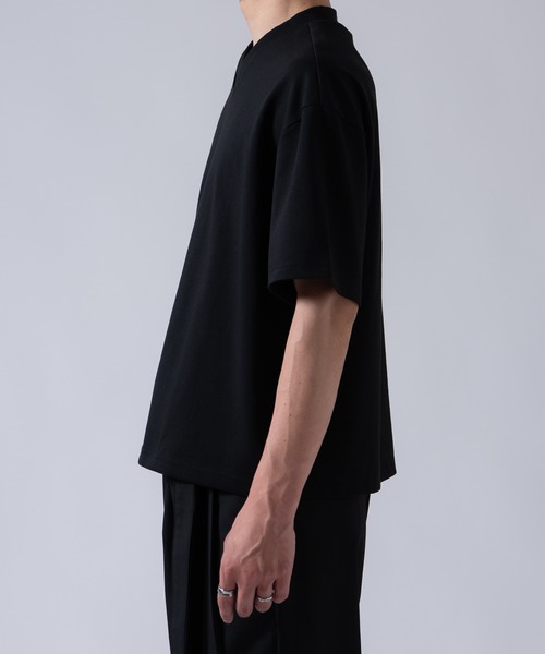 OXA(オグザ)の「ショート丈 無地 半袖VネックTシャツ OXA(Tシャツ/カットソー・メンズ・グレー/ブラック/ホワイト・FREE)」の11枚目の写真
