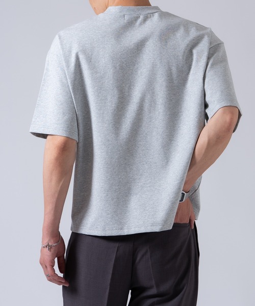 OXA(オグザ)の「ショート丈 無地 半袖VネックTシャツ OXA(Tシャツ/カットソー・メンズ・グレー/ブラック/ホワイト・FREE)」の16枚目の写真
