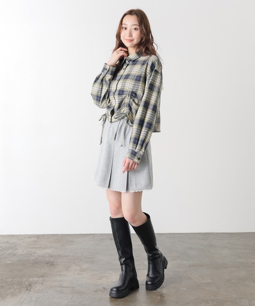 Honeys(ハニーズ)の「ドロストショート丈シャツ(シャツ/ブラウス・レディース・ブラック系その他2/ブラウン系その他2/ベージュ系その他2/ネイビー系1・L/M/S)」の16枚目の写真