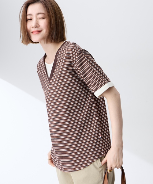 Petit Honfleur（プチオンフルール）の「レイヤード風ボーダーVネックTシャツ（Tシャツ/カットソー・レディース・グレー/ブラウン・M/L）」の2枚目の写真