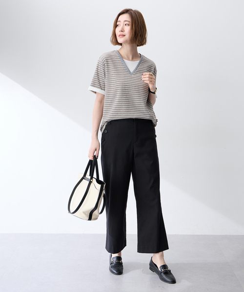 Petit Honfleur（プチオンフルール）の「レイヤード風ボーダーVネックTシャツ（Tシャツ/カットソー・レディース・グレー/ブラウン・M/L）」の7枚目の写真