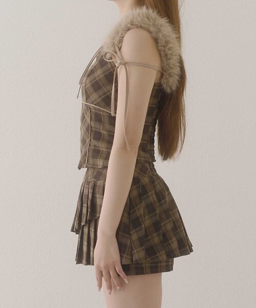 Belle Charme(ベルシャルム)の「【Belle Charme】Fur Strap Cami Tops(キャミソール・レディース・ブラウン/ブラック・FREE)」の11枚目の写真