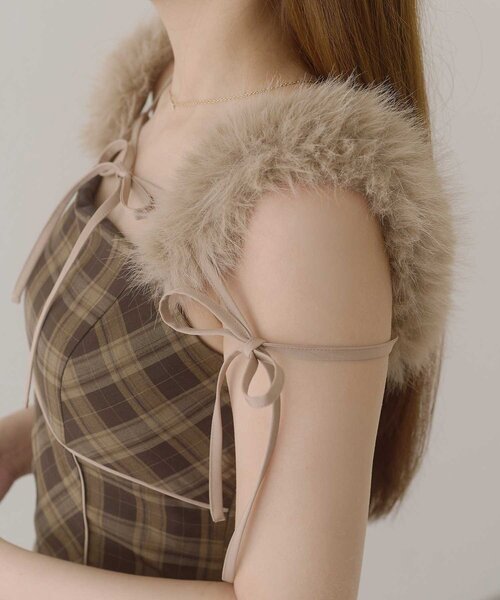 Belle Charme(ベルシャルム)の「【Belle Charme】Fur Strap Cami Tops(キャミソール・レディース・ブラウン/ブラック・FREE)」の17枚目の写真