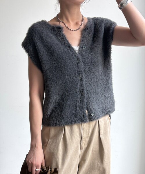 DouDou(ドゥドゥ)の「【WEB限定】シャギー前後2wayベスト(ニット/セーター・レディース・モカ/チャコールグレー/グレイッシュベージュ・FREE)」の4枚目の写真