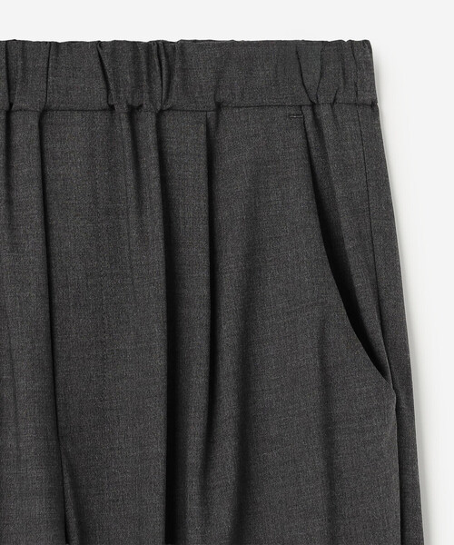Morris & Sons(モリスアンドサンズ)の「MORRIS & SONS | テーパード イージーパンツ WOMEN(その他パンツ・レディース・グレー/ブラック・1/0)」の5枚目の写真