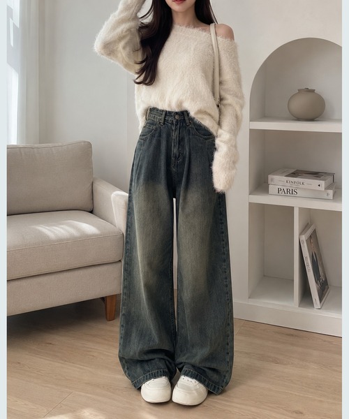 GRESHEL(グレッシェル)の「ヴィンテージ風 ウォッシュドワイドデニムパンツ(デニムパンツ・レディース・MIDDLE DENIM・SMALL/MEDIUM)」の4枚目の写真