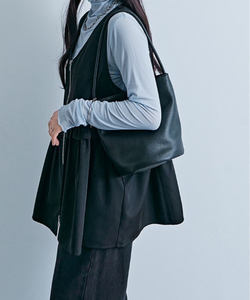 kirakiraShop（キラキラショップ）の「ミドル丈 ギャザー ジップ ベスト（ベスト・レディース・ベージュ/ブラック/チャコール・FREE）」の6枚目の写真