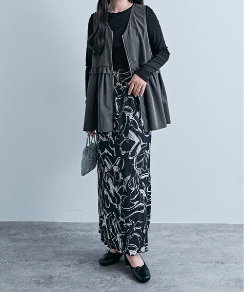 kirakiraShop（キラキラショップ）の「ミドル丈 ギャザー ジップ ベスト（ベスト・レディース・ベージュ/ブラック/チャコール・FREE）」の10枚目の写真