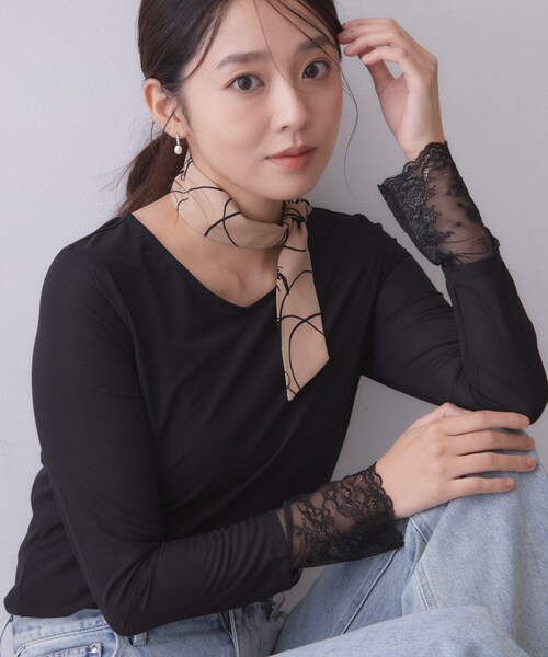 index（インデックス）の「袖レースシアートップス【洗濯機OK】（Tシャツ/カットソー・レディース・ブラック/オフホワイト/ナチュラル・40/38）」の2枚目の写真