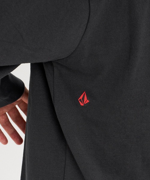 VOLCOM(ボルコム)の「VOLCOM メンズ VEGA LS ロンT 【2026年秋冬モデル】/ボルコムワンポイントロゴ長袖ロンT(Tシャツ/カットソー・メンズ・グリーン/ホワイト/チャコールグレー・MEDIUM/LARGE/X-LARGE)」の6枚目の写真