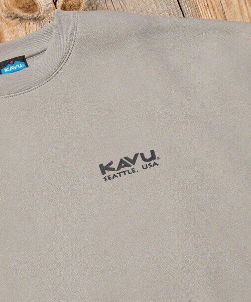KAVU(カブー)の「KAVU/カブー 限定展開 KAVU×FREAK'S STORE / カブ― 別注 クルードッグ フォトプリント クルーネック スウェット(Tシャツ/カットソー・メンズ・グレイッシュベージュ/スミクロ/ピンク/アッシュグレー・LARGE/SMALL/MEDIUM)」の17枚目の写真