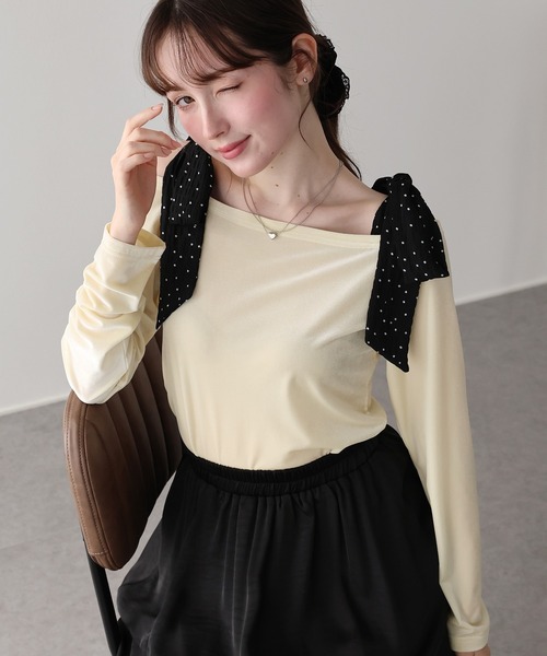 BLUEEAST(ブルーイースト)の「ショルダードットリボンベロアトップス(Tシャツ/カットソー・レディース・アイボリー/ブラウン/ブラック・MEDIUM)」の1枚目の写真