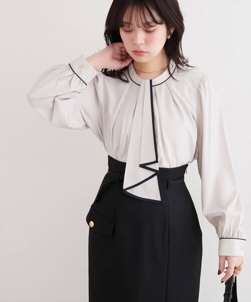 natural couture（ナチュラルクチュール）の「配色ボウタイ２WAYブラウス（シャツ/ブラウス・レディース・ネイビー/オフホワイト/ピンクベージュ/グレイッシュベージュ/その他1・FREE）」の14枚目の写真