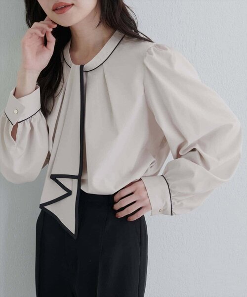 natural couture（ナチュラルクチュール）の「配色ボウタイ２WAYブラウス（シャツ/ブラウス・レディース・ネイビー/オフホワイト/ピンクベージュ/グレイッシュベージュ/その他1・FREE）」の12枚目の写真