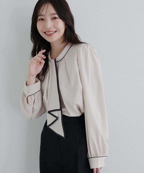 natural couture（ナチュラルクチュール）の「配色ボウタイ２WAYブラウス（シャツ/ブラウス・レディース・ネイビー/オフホワイト/ピンクベージュ/グレイッシュベージュ/その他1・FREE）」の10枚目の写真
