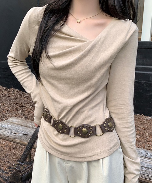 ADDITION STORE(アディションストア)の「ドレープネック ロングスリーブ T(Tシャツ/カットソー・レディース・ベージュ/ブラック/ライトブルー/ライトピンク/オフホワイト・LARGE/MEDIUM/SMALL)」の3枚目の写真