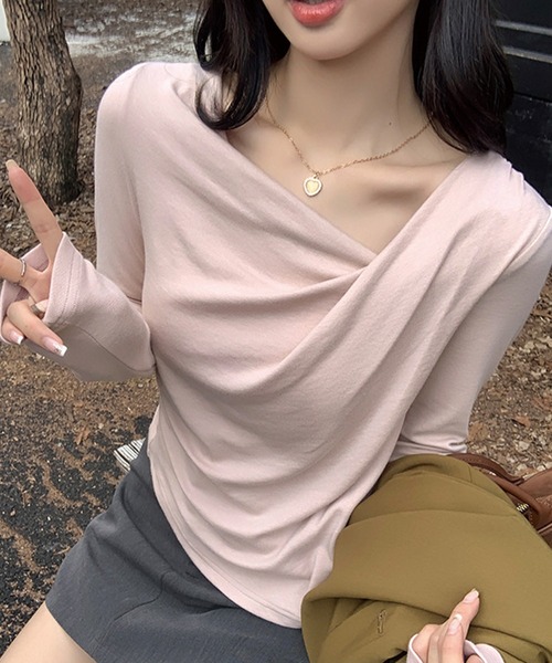 ADDITION STORE(アディションストア)の「ドレープネック ロングスリーブ T(Tシャツ/カットソー・レディース・ベージュ/ブラック/ライトブルー/ライトピンク/オフホワイト・LARGE/MEDIUM/SMALL)」の19枚目の写真
