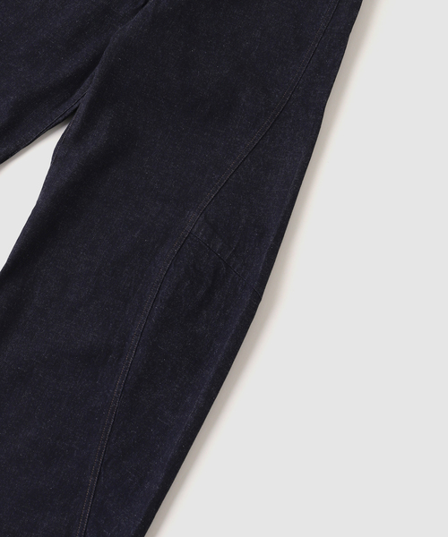 JIEDA（ジエダ）の「JIEDA / ジエダ DRAPING DENIM PANTS（デニムパンツ・メンズ・ネイビー・1/2）」の6枚目の写真