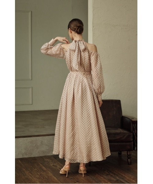 ERADIE(エラディエ)の「Open Shoulder Dot Dress オープンショルダードットドレス(ワンピース・レディース・ブラック系/モーブ系・FREE)」の16枚目の写真