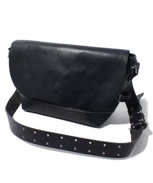 URBAN RESEARCH DOORS WOMENS（アーバンリサーチ ドアーズ ウィメンズ）の「DOORS レザーショルダーバッグA（ショルダーバッグ・レディース・チョコ/ベージュ/ブラウン/ネイビー/レッド・FREE）」の4枚目の写真