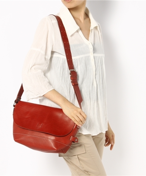 URBAN RESEARCH DOORS WOMENS（アーバンリサーチ ドアーズ ウィメンズ）の「DOORS レザーショルダーバッグA（ショルダーバッグ・レディース・チョコ/ベージュ/ブラウン/ネイビー/レッド・FREE）」の9枚目の写真