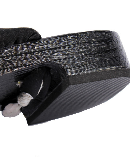 8(eight)(エイト)の「本格派 桐 下駄(和装小物・メンズ・ブラウン/ブラック・MEDIUM/LARGE)」の3枚目の写真