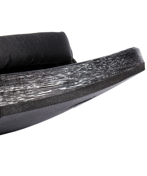 8(eight)(エイト)の「本格派 桐 下駄(和装小物・メンズ・ブラウン/ブラック・MEDIUM/LARGE)」の5枚目の写真