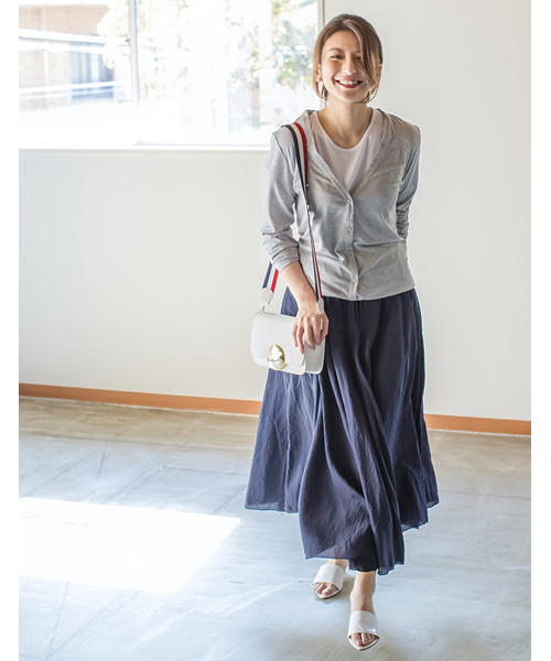 Re:EDIT（リエディ）の「[秋口まで使える新色がDEBUT]レギュラーヘムロングスカートボトムス/スカート/膝丈・ミモレ丈（51～65cm）[リエディ]（スカート・レディース・ピンク/グリーン/ブラック/カーキ/ベージュ/ネイビー/ブルー/ブルーグリーン/モカ/パープル・MEDIUM）」の19枚目の写真