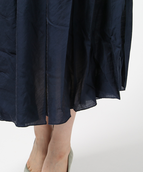 Re:EDIT（リエディ）の「[秋口まで使える新色がDEBUT]レギュラーヘムロングスカートボトムス/スカート/膝丈・ミモレ丈（51～65cm）[リエディ]（スカート・レディース・ピンク/グリーン/ブラック/カーキ/ベージュ/ネイビー/ブルー/ブルーグリーン/モカ/パープル・MEDIUM）」の16枚目の写真