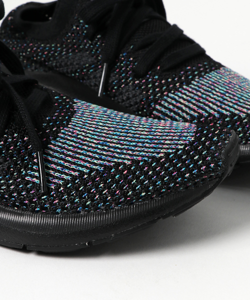 adidas（アディダス）の「オリジナルス スウィフト プライムニット [SWIFTRUN PK]（スニーカー・メンズ・ホワイト系その他/ブラック系その他・22.0cm/26.5cm/22.5cm/25.0cm/24.0cm/23.0cm/24.5cm/25.5cm/23.5cm/28.5cm/27.5cm/26.0cm/27.0cm/28.0cm/29.5cm/29.0cm/30.0cm）」の6枚目の写真