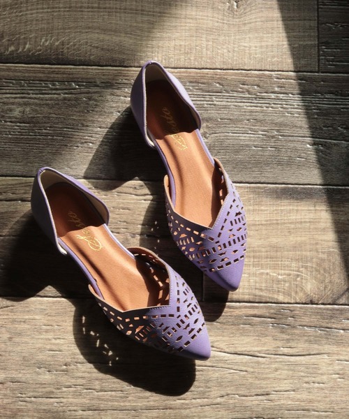 SESTO（セスト）の「カットワークデザインのVカットパンプスフラットサンダル（サンダル・レディース・ブラック/ベージュ/ピンク/シルバー/イエロー/ラベンダー/グリーン/キャメル/レッド系その他/イエロー系その他/パープル系その他/ブルー系その他/ベージュ系その他/ブラウン系その他/ブラック系その他・22.0cm/22.5cm/23.0cm/23.5cm/24.0cm/24.5cm/25.5cm）」の9枚目の写真