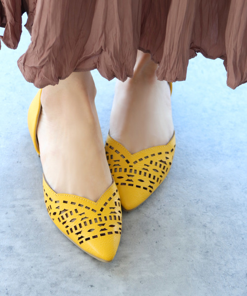 SESTO（セスト）の「カットワークデザインのVカットパンプスフラットサンダル（サンダル・レディース・ブラック/ベージュ/ピンク/シルバー/イエロー/ラベンダー/グリーン/キャメル/レッド系その他/イエロー系その他/パープル系その他/ブルー系その他/ベージュ系その他/ブラウン系その他/ブラック系その他・22.0cm/22.5cm/23.0cm/23.5cm/24.0cm/24.5cm/25.5cm）」の10枚目の写真