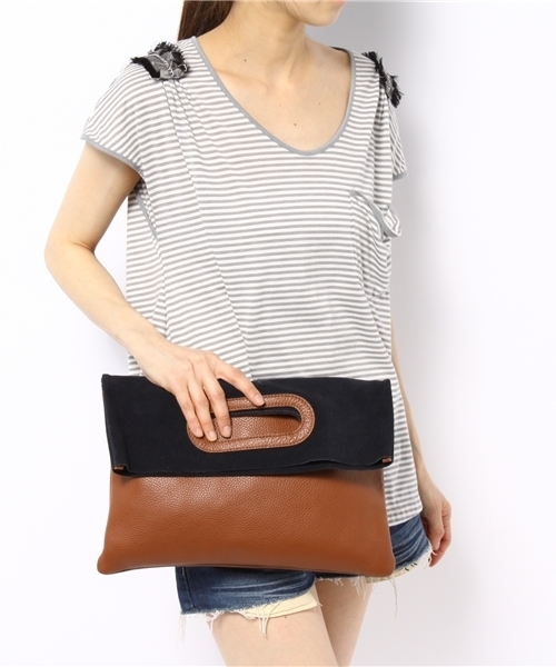 BEAMS BOY（ビームスボーイ）の「giovanni / 2トーン クラッチバッグ（クラッチバッグ・レディース・ブラウン/ネイビー/ブラック/インディゴブルー・ONE SIZE）」の12枚目の写真