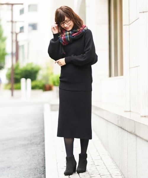 a.v.v（アーヴェヴェ）の「パフスリーブボートネックニット
